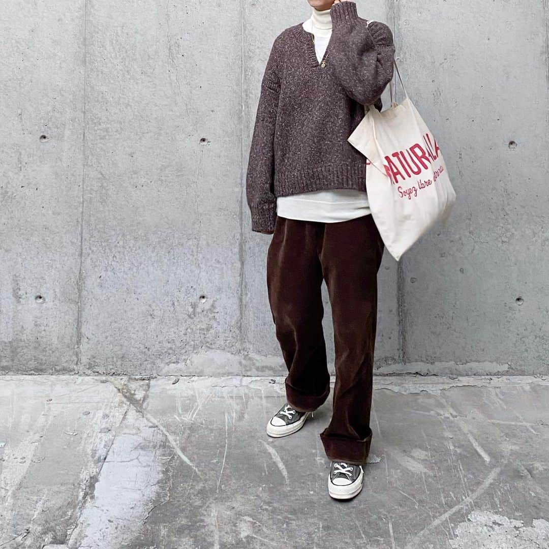 mikiさんのインスタグラム写真 - (mikiInstagram)「* 2020.12.22(tue) ・ GUで久し振りに買い物した、、、気がする(笑) タートル重ねてもシャツ重ねても 首回りすっきりでいい感じ👍 Vネックが苦手な人もこれなら あんまり抵抗なく着れるかもね！ ・ ・ #gu #guコーデ #guコーデ部 #コーデ特集 #カジュアルコーデ  #ゆるコーデ #ゆるトップス  #冬コーデ #シンプルコーデ #スニーカー女子 #ショートカット女子 #カジュアルコーデ #着回し #着比べコーデ #高身長女子 #高身長コーデ  #プチプラコーデ #ボーイッシュコーデ #メンズライクコーデ #gu新作 #ニット #ニットコーデ」12月22日 21時22分 - miki__072