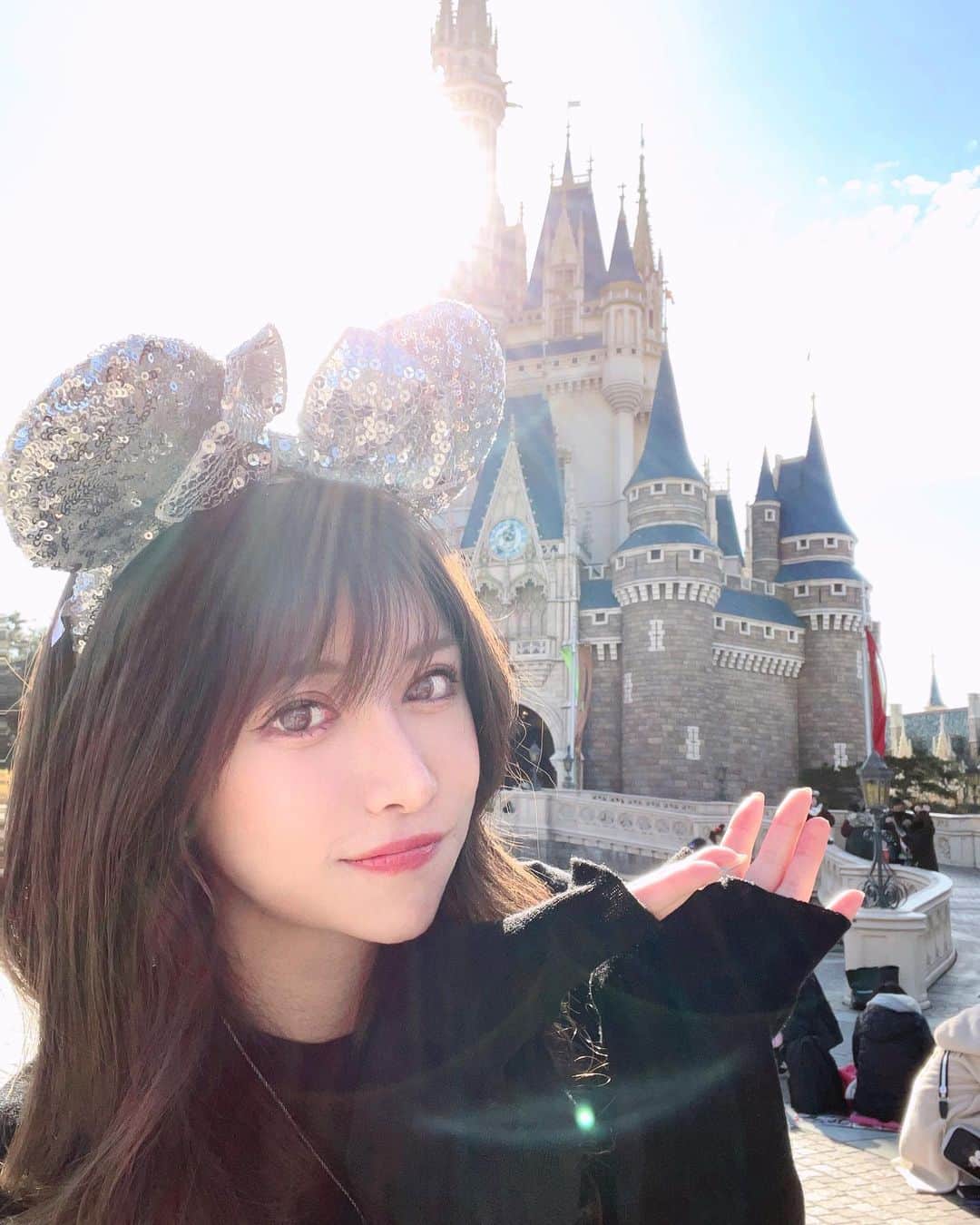 藤咲めいさんのインスタグラム写真 藤咲めいinstagram 御来光がさしとる ディズニー 御来光 自撮り 城 前髪 ヘアアレンジ 巻き髪 12月22日 21時31分 Meyf333