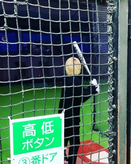 木田健太郎のインスタグラム：「前にバッティングセンターいったんだけど、当たる確率が1/2、、、 当たると気持ちいい  #バッティングセンター  #野球  #野球やってみたい」
