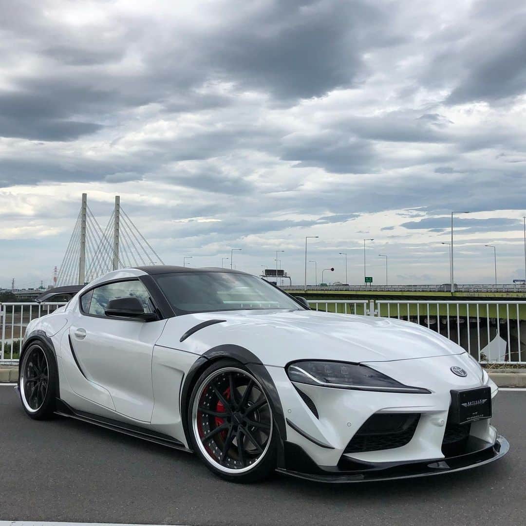 のインスタグラム：「TOYOTA Supra A90  Bodykit: Artisanspirits/// : SPORTS LINE BLACK LABEL  New parts release  BONNET HOOD  FRONT CANARD  FENDER DUCT PANEL  REAR WING  Model code : SZ/SZ-R/RZ : 2019〜  Wheel : ARTISAN SPIRITS : CORART A５  Tire : YOKOHAMA : ADVAN Sport V105 @yokohamatire  Suspension： BLITZ : DAMPER ZZ-R : @blitz.co.ltd  contact : www.artisanspirits.co.jp  USA : #evasivemotorsports #butlertire   Canada : #advanced_auto_performance  #ottoautoservice  Taiwan : #車庫小舗  Hong kong : #nigeljdmparts  Russia : #suvproject  Indonesia : #premierautowerkz  Philippine : #jworksunlimited  Bahrain : #kanooperformance  Saudi Arabia : #ksawheels Kazakhstan : #spoiler.kz Riyadh : #ksawheels ＿  #artisanspirits #artisan  #アーティシャンスピリッツ#アーティシャン #toyota #toyotasupra #supra  #supraa90 #a90supra #toyotagram #トヨタ #スープラ #トヨタスープラ  #racecar  #gazooracing #grsupra」