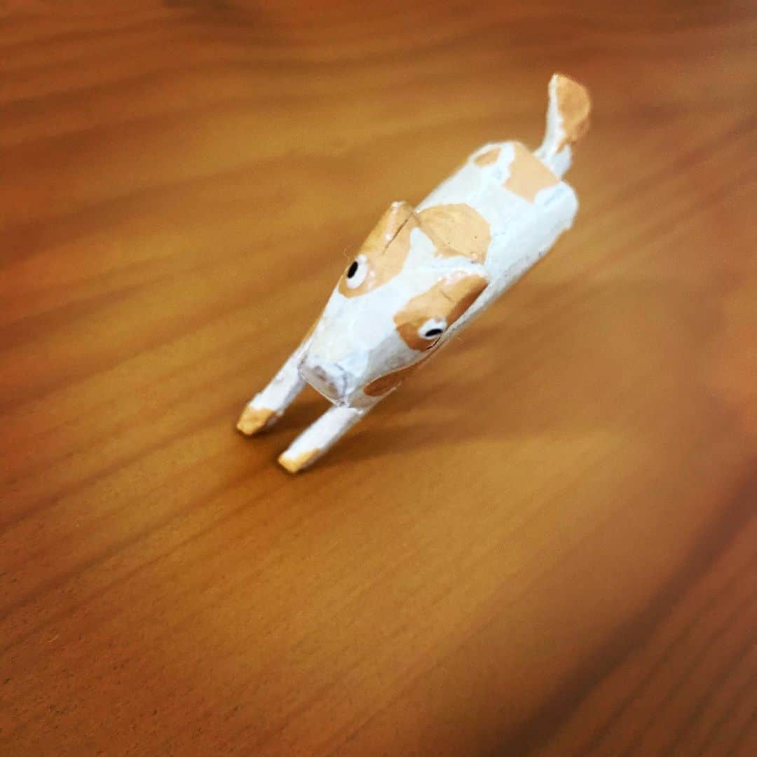 緒月遠麻さんのインスタグラム写真 - (緒月遠麻Instagram)「☺︎ 来年の干支だから 目立つ位置に飾ってみたけど  ふと  犬に見えてきた昼下がり。  あれ？  この子 まさか 牛じゃないのか？！  #犬か牛か紙一重 #牛だと思って育ててきました  #アンティーク雑貨」12月22日 21時57分 - toma_ozuki