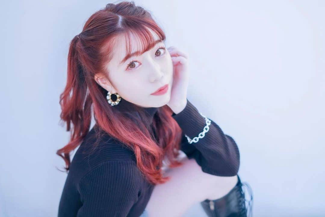 柏元萌華のインスタグラム：「💄❤️  赤髪がよいかんじです😋」