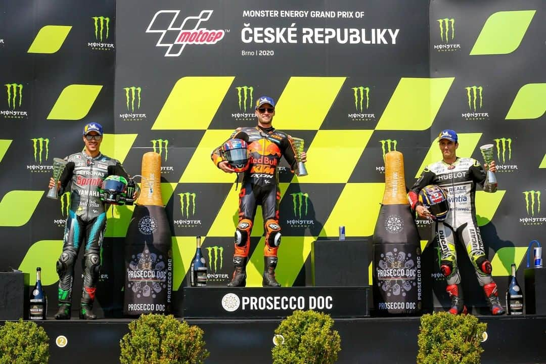 MotoGPさんのインスタグラム写真 - (MotoGPInstagram)「#MotoGP 2020 Podiums Review 🏁 // 🇨🇿 #CzechGP 🥇 @bradbinder 🥈 @frankymorbido 🥉@johannzarco #Podium #Motorcycle #Racing #Motorsport」12月22日 22時00分 - motogp