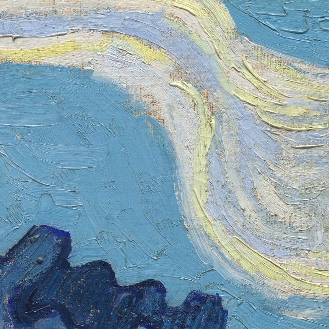 ニューヨーク近代美術館のインスタグラム：「"Find things beautiful as much as you can, most people find too little beautiful." —#VincentvanGogh  2020 was a tough year for everyone, and we could all use a moment to breathe deeply and appreciate what's around us. Yesterday we invited you to look up to the sky for the "Christmas kiss."  With our friends @vangoghmuseum, today we invite you to look up to the sky again and take a deep breath. Share the beauty around you with us! Tag your photos with #UnderVanGoghsSky and we’ll take you on a trip around the world by sharing your views in our Stories.  ⛅️ Vincent van Gogh, The Olive Trees, 1889」