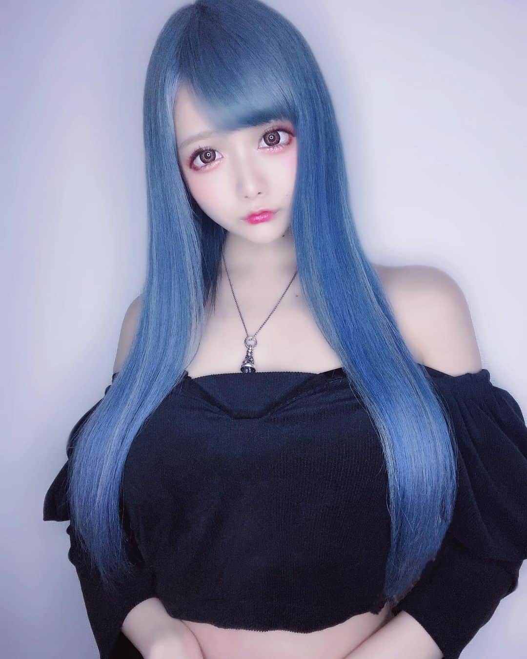 あめはねむいのインスタグラム：「今月も染めてもらいました‪(~ ˘꒳​˘)~‬ ラピスさんで毎月トリートメントしてもらうようになってから ほんとに髪の毛生きかえりました‪(~ ˘꒳​˘)~‬ 気付いたら髪の毛触ってる　さらさら‪(~ ˘꒳​˘)~‬」