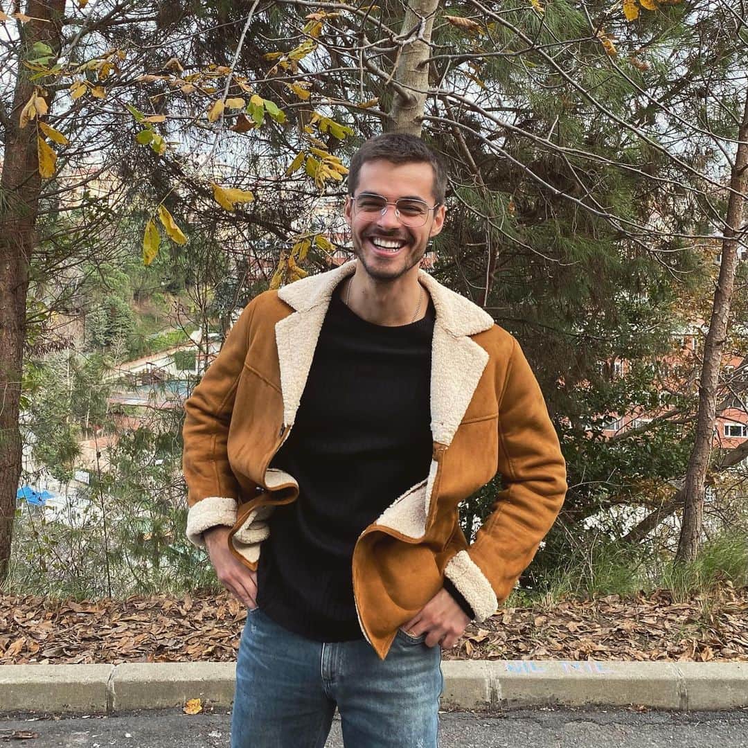 Berk Atanのインスタグラム：「Valla yalandan gülmüyorum 🤓 @ufukanil canım kardeşim sağolsun hep güldürür 😁」