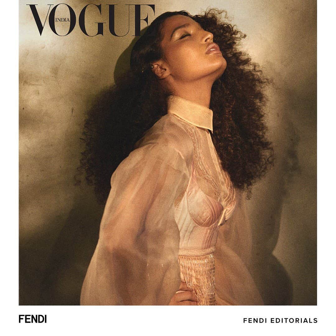 Fendiさんのインスタグラム写真 - (FendiInstagram)「Front and center. All eyes are on @indyamoore wearing the #FendiFW20 collection for @vogueindia. #FendiEditorials  Photographer: @gregswalesart Stylist: @annatrevelyan Fashion director: @priyankarkapadia Hair: @hoshounkpatin Make-up: @reneegarnes Manicure: @shirleychengmanicurist Set designer: @theninjaatelier Production: @alexeyg, @ryancfahey」12月22日 22時27分 - fendi