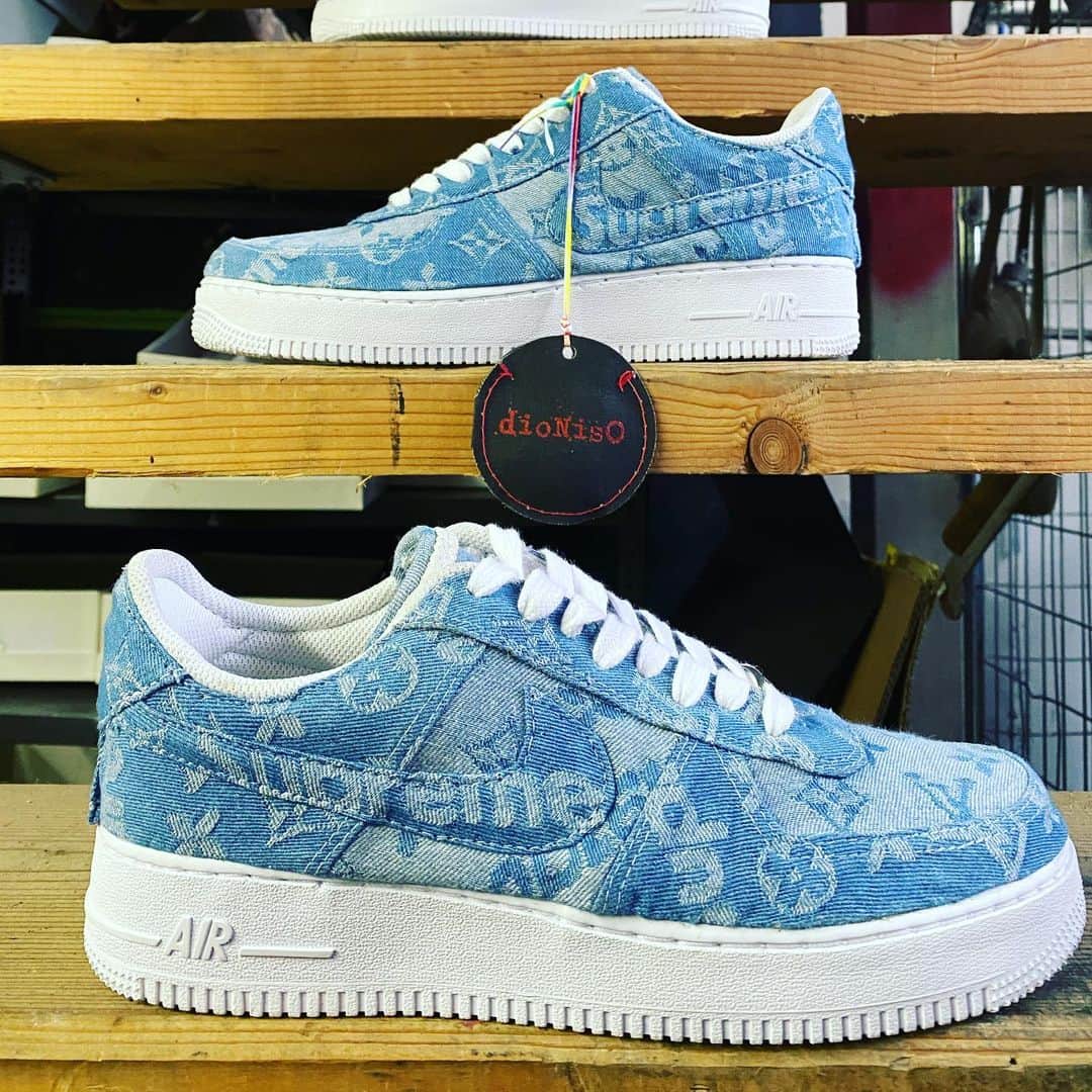 ディオニソのインスタグラム：「AIR FORCE 1 custom: Luis Vuitton/Supreme cover  #airforcelouisvuitton #airforcesupreme #airforce1 #af1 #af1custom #sneakerhead #sneakerholics #sneakers #sneakersaddict #sneakermania #luisvuitton #supreme #denim」