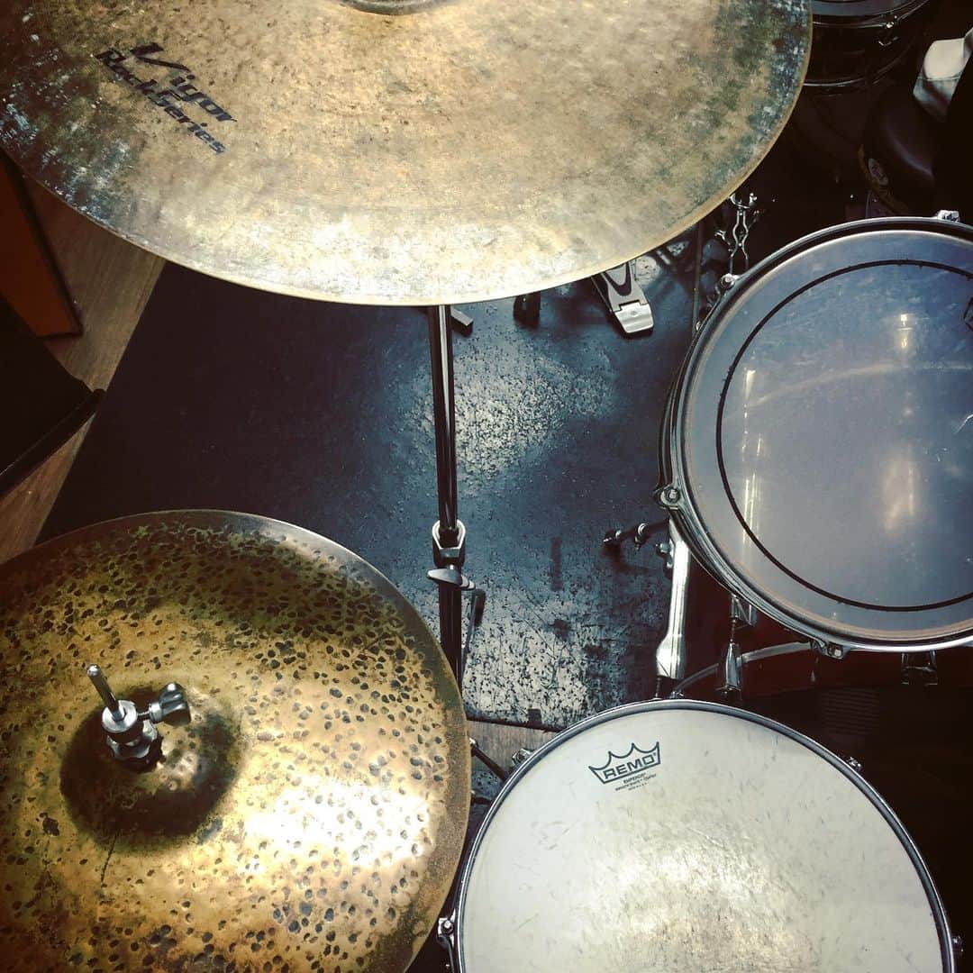 大岡源一郎のインスタグラム：「School!!! 納め . #今年もありがとうございました #我々は勝った！ #疫病退散！」