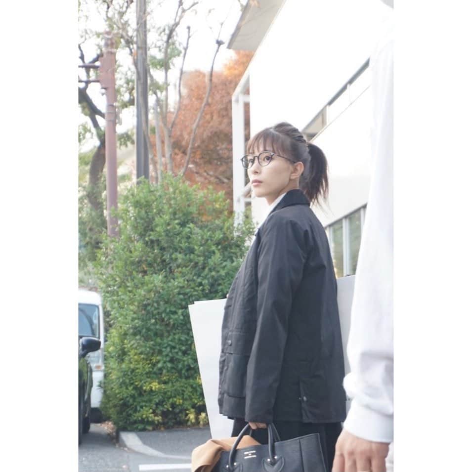 芳根京子さんのインスタグラム写真 - (芳根京子Instagram)「ただいま発売中のminaです。 よろしくお願いします☺︎  #mina  #芳根京子を置いておきます」12月22日 22時28分 - yoshinekyoko