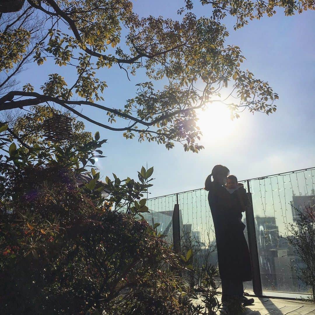 赤神幸依のインスタグラム：「. 📸 @minchaaaaaa  お散歩に付き合ってくれてありがとう♡」