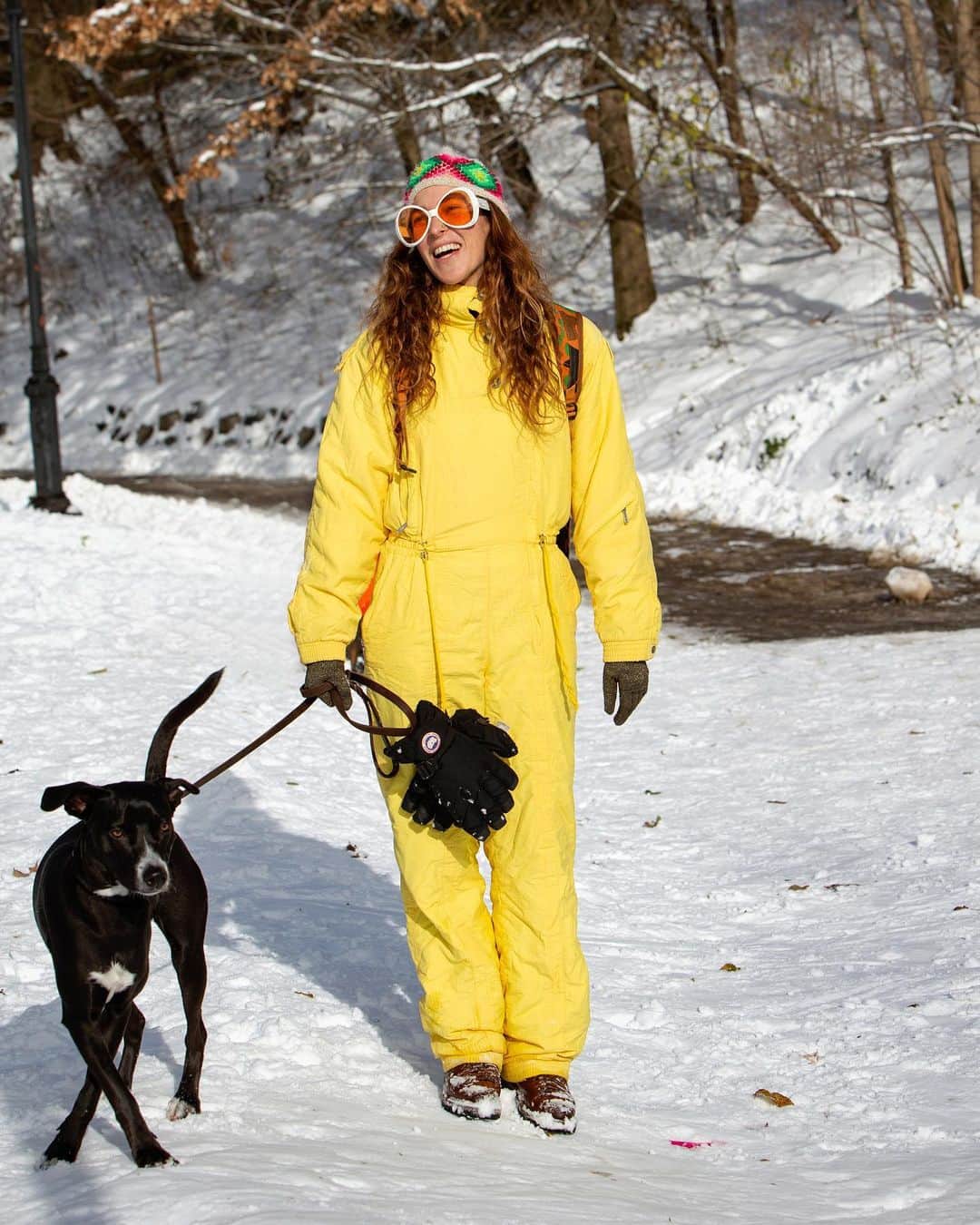 WWDジャパンさんのインスタグラム写真 - (WWDジャパンInstagram)「スナップ：ニューヨーカーの「雪の日」コーディネート　公園で過ごす人々をスナップ  アメリカでは17日、ニューヨーク州および近郊の州をはじめとする北東部一帯で数年ぶりの大雪に見舞われた。  ここでは、ニューヨーク市ブルックリンのプロスペクトパーク（Prospect Park）を訪れた人々の雪の日のファッションや過ごし方を見てみよう。  スナップ全25枚は @wwd_jp のストーリーまたはプロフィールのリンクから  PHOTOS : LEXIE MORELAND / WWD ©️FAIRCHILD PUBLISHING, LLC  #snow#snowday#snowinnewyork#brooklyn#雪#❄️#⛄️」12月22日 22時49分 - wwd_jp