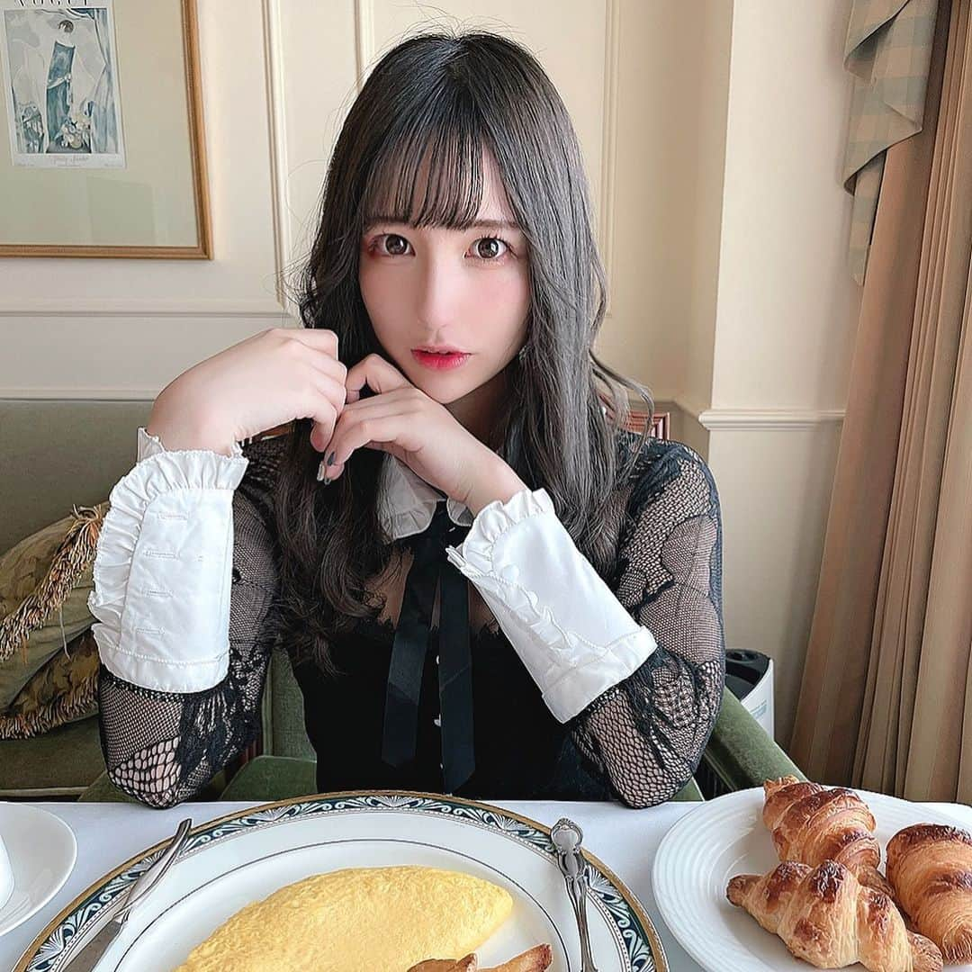 稗田智優さんのインスタグラム写真 - (稗田智優Instagram)「* ． Morning room service☼ ． *」12月22日 23時21分 - _chiyuu_