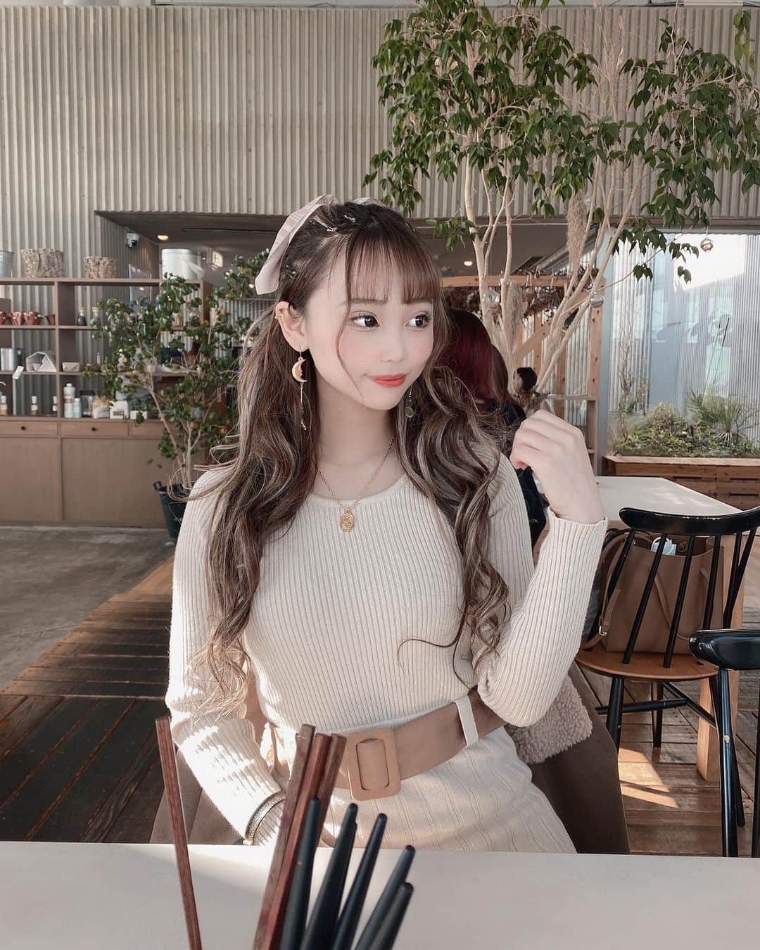 くまみゆさんのインスタグラム写真 - (くまみゆInstagram)「. . いつもと違ってガーリー❤ 悪くない☺️☺️ . . #darich #コーデは#カフェ」12月22日 23時35分 - kumamiyu.24