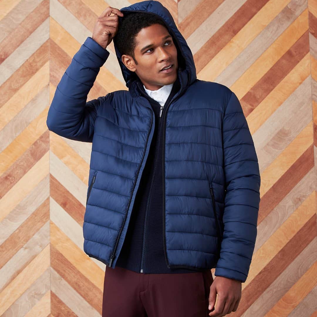 ペリーエリスのインスタグラム：「Ready for your next adventure? Stay warm while looking cool in our lightweight puffer - packable and designed for easy travel. #LifeReadySince1976」