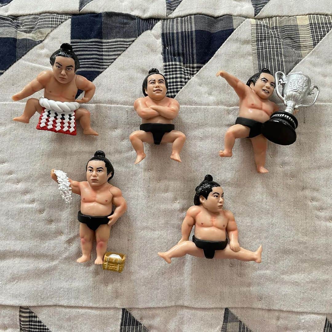 オランピアルタンさんのインスタグラム写真 - (オランピアルタンInstagram)「Coolest sumo merch ❤️🐺💪🏻 #千代の富士 #chiyonofuji Thank you for sending @uakimoto 🥰💕」12月22日 23時43分 - olympialetan