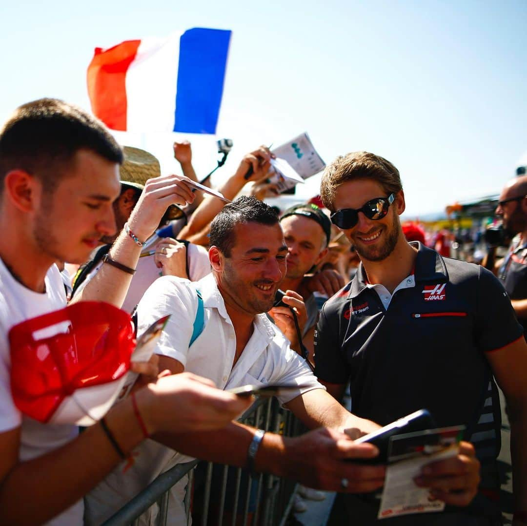 ロマン・グロージャンさんのインスタグラム写真 - (ロマン・グロージャンInstagram)「2018 was the best year with Haas even with a bad debut from me. P4 in Austria which is still Haas' best result up to now.  Team: @haasf1team  Grand Prix: 21 Championship Classification: 14th Points finishes: 7 Points scored: 37 Best result: 4th in Austria  #F1 #Formula1 #FormulaOne #RomainGrosjean #Grosjean #HaasF1 #Motorsport #Racing」12月22日 23時48分 - grosjeanromain