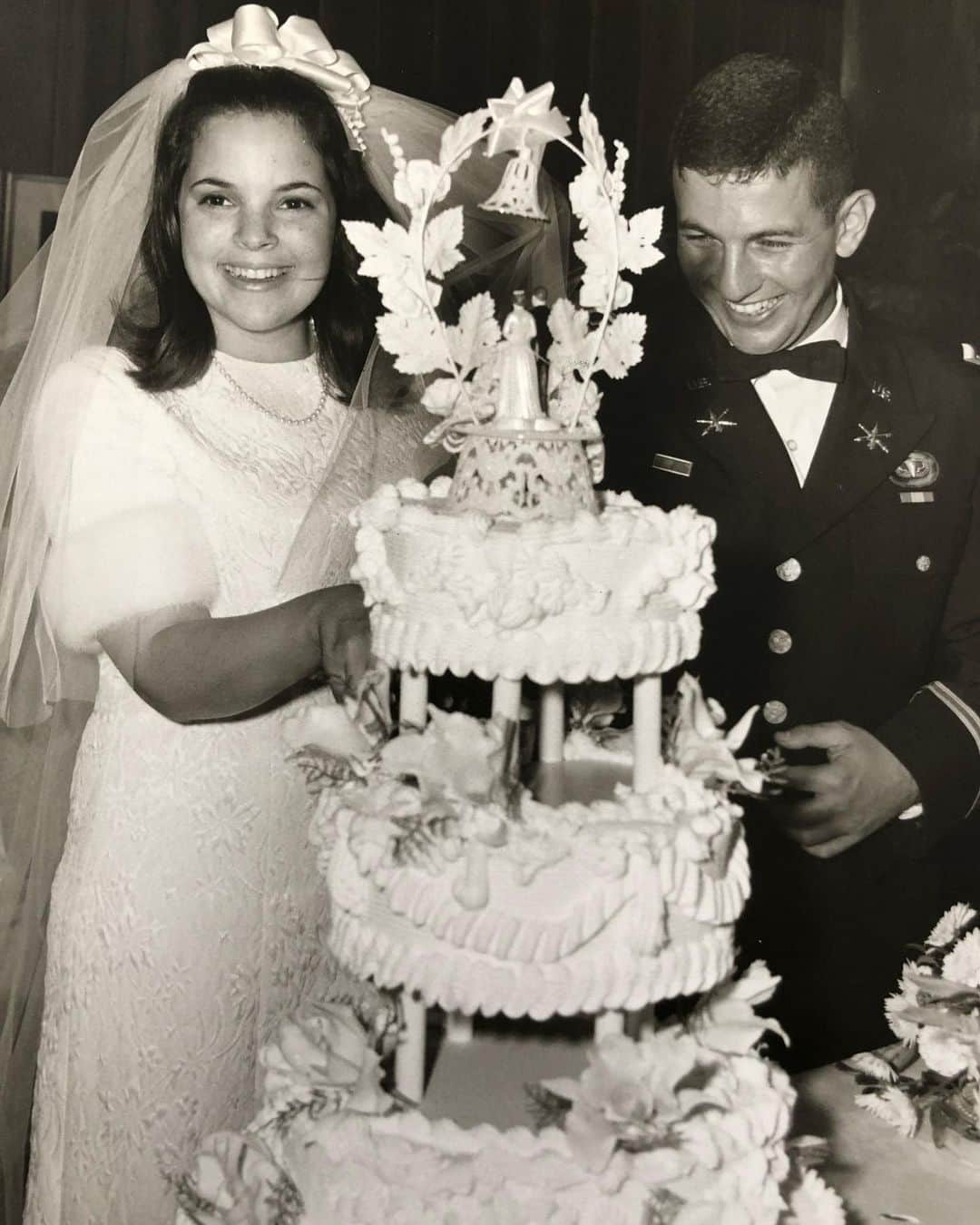アイナ・ガーテンのインスタグラム：「Fifty-two years and still having so much fun!  You gave me a life I could never have dreamed of.  Happy Anniversary my love. (What’s up with that cake??)」