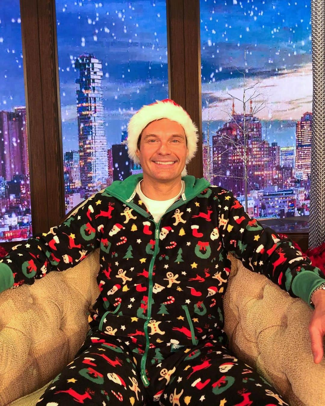 ライアン・シークレストさんのインスタグラム写真 - (ライアン・シークレストInstagram)「Today’s dress code: winter cozy.」12月22日 23時58分 - ryanseacrest