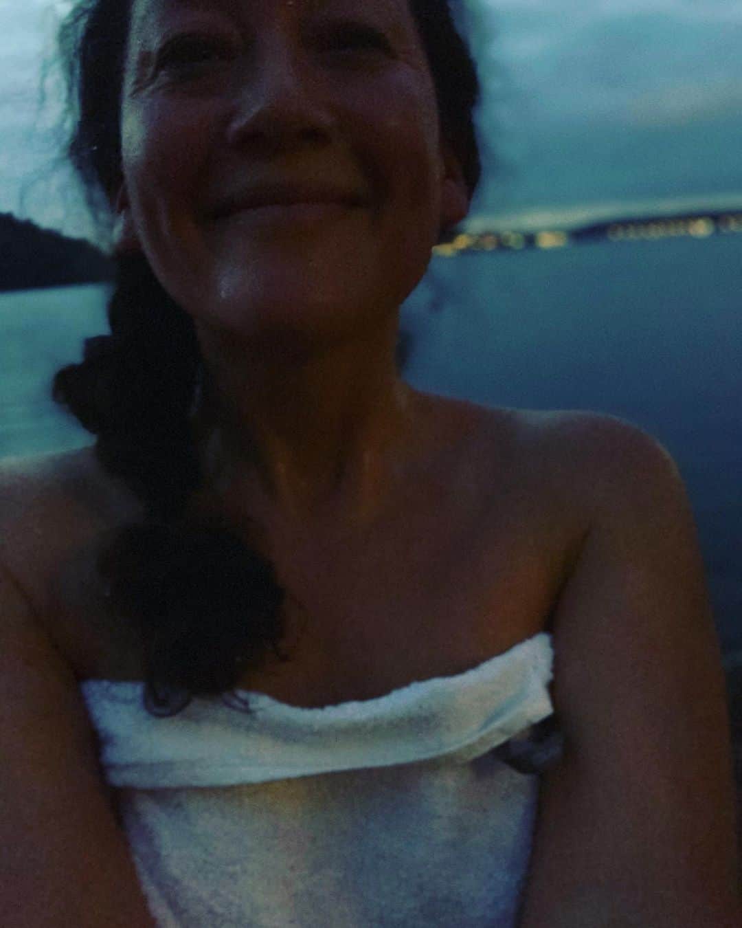 のインスタグラム：「Full av endorfiner efter December-dopp! Älskar detta men aldrig utan bastu.」