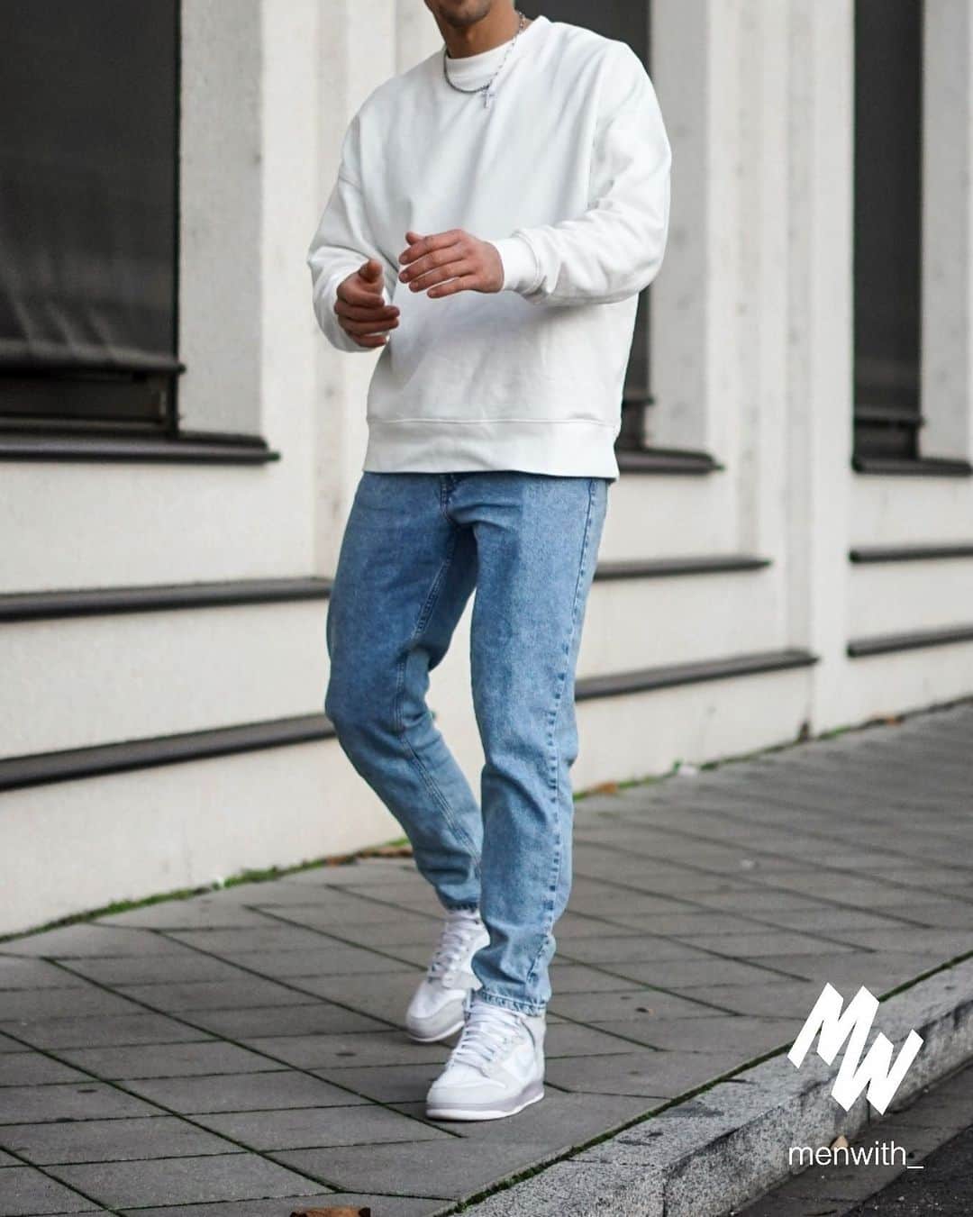 Men Withのインスタグラム：「Cool photo of our dear friend @whoismarkuss 👌🏽 #menwithstreetstyle」