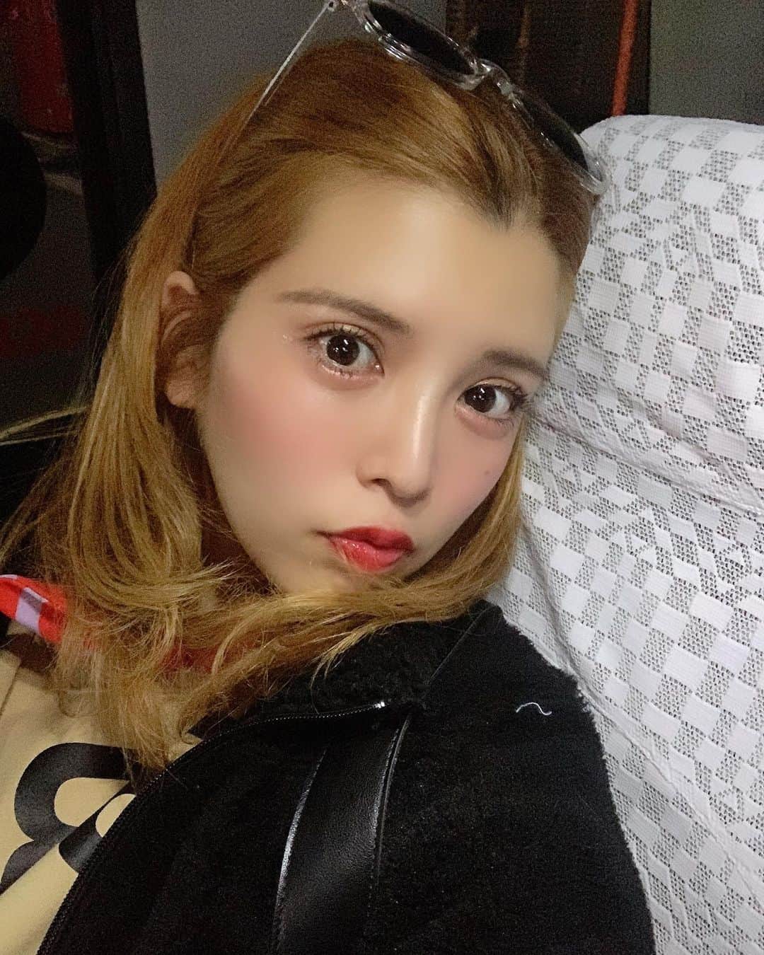 坂口杏里のインスタグラム：「本日、事情があり体入が出来なかった代わりに  歌舞伎町 高級セクキャバ（SLOW）にて！  お客様キャスト？することになりました！  もしよかったら遊びに来てください✨ Lastまでいますので、 おまちしています💕  SLOW番号  0332008522  なにかあればこちらに💁‍♀️ お電話くだちゃい！  一緒に、飲む事はできるので、飲もかー💁‍♀️🙈」