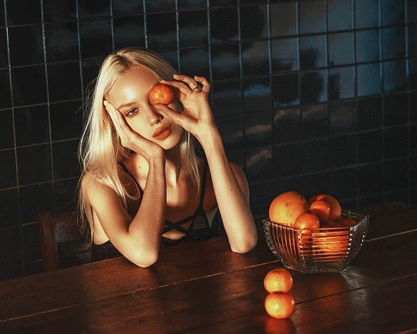 Sasha Supのインスタグラム：「that season of the year🧡  ph: @alessioalbi」