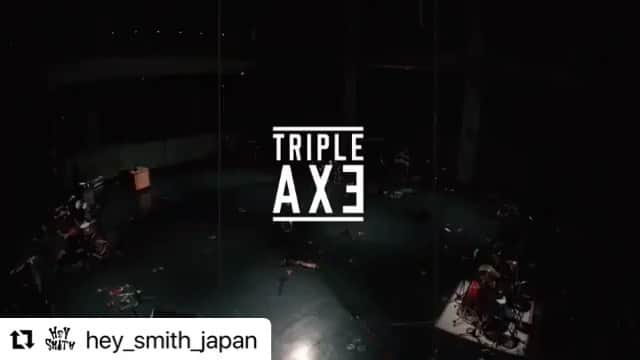 のインスタグラム：「TRIPLE AXE 15MANIAX ONE MAN TOUR情報解禁 1日2回公演 ぜひ！ . #tripleaxe #HEYSMITH #coldrain #SiM」