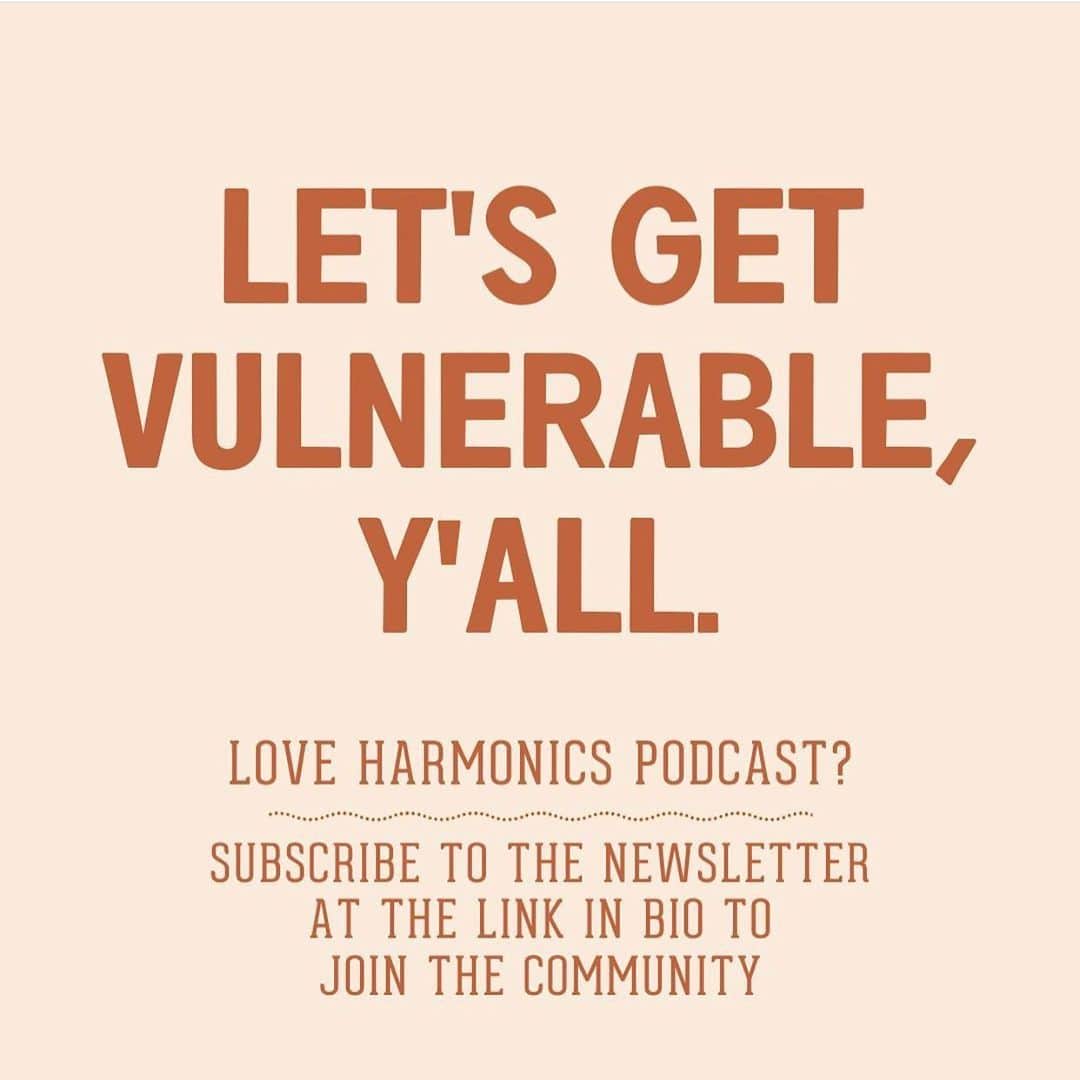 ベス・ベアーズのインスタグラム：「Season 2, newsletters and more coming in 2021....link in bio @harmonicspodcast follow us!」