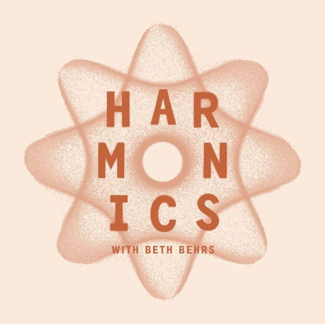 ベス・ベアーズのインスタグラム：「Season 2.... 2021 link to join our newsletter and community for more in bio! @harmonicspodcast follow us!」