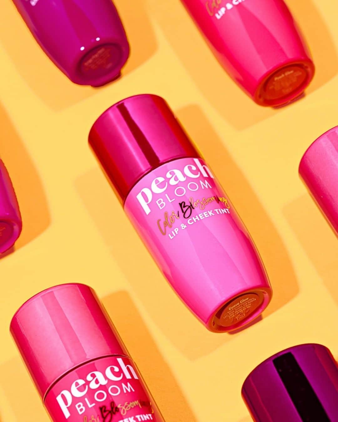 Too Facedのインスタグラム：「Ready, Set, BLOOM! 😍 Give your cheeks a fresh glow and naturally flushed, glossy finish with our NEW Peach Bloom Lip & Cheek Tint! #toofaced」
