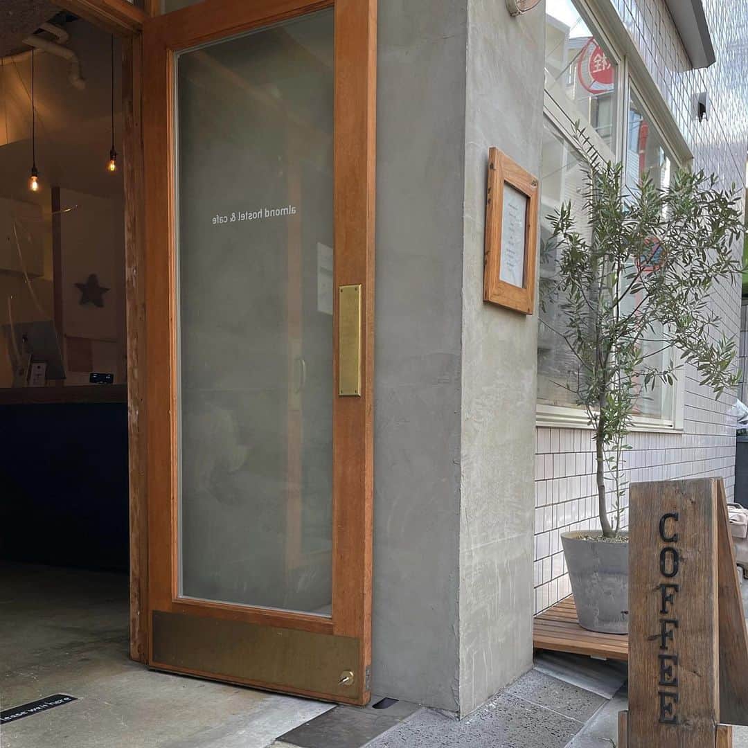 のインスタグラム：「#cafe #😌」