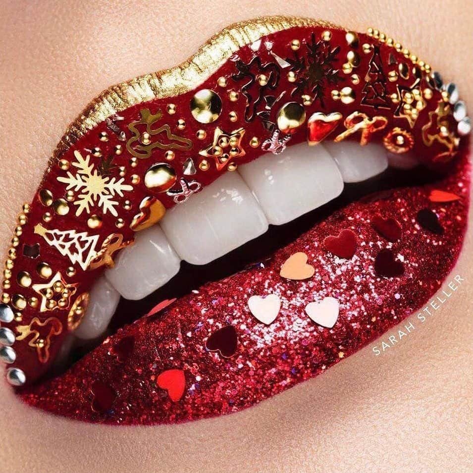M·A·C Cosmetics UK & Irelandさんのインスタグラム写真 - (M·A·C Cosmetics UK & IrelandInstagram)「When the Zoom dress code says low-key🎄⁠⠀ Extra AF lips at home using⁠⠀ 👄 Retro Matte Liquid Lipstick Dance With me⁠⠀ ✨ Pigment in Gold⁠⠀   📷 @s_steller_ ⁠⠀ #MACCosmeticsUK #MACCosmetics #MACChristmas #MACHoliday #MACLovesLips #ChristmasMakeup⁠⠀」12月23日 1時03分 - maccosmeticsuk