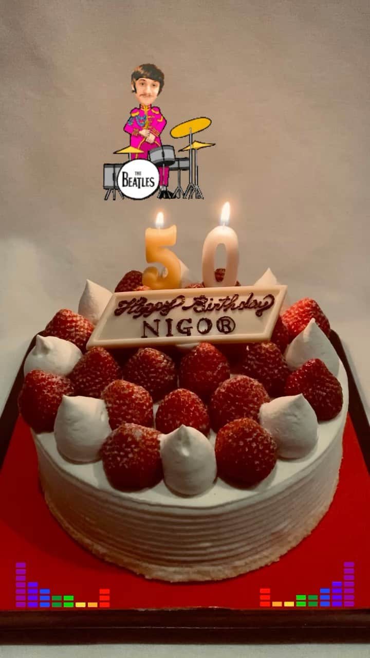 NIGOのインスタグラム：「@rihomakise 🎂🤲🏼」