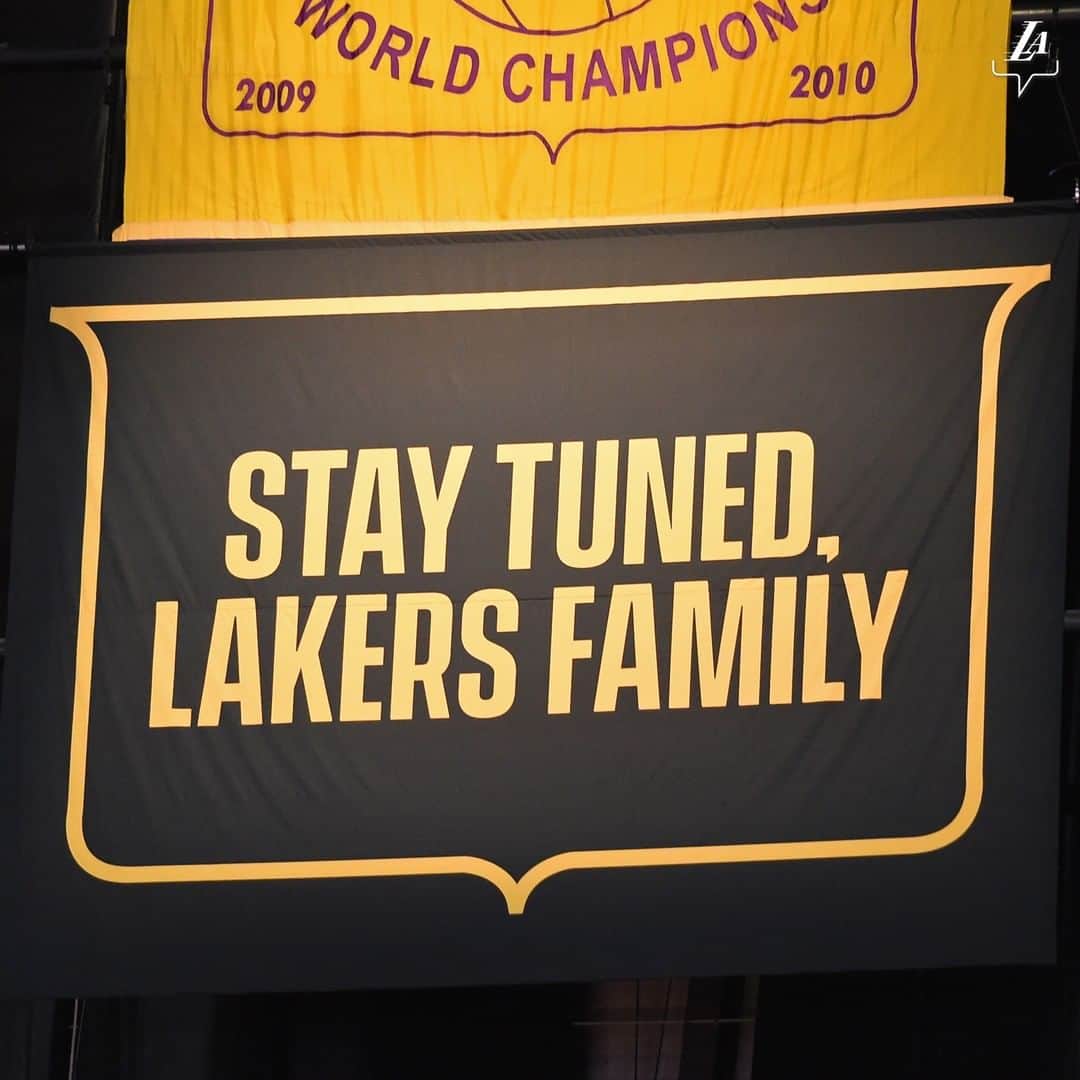 Los Angeles Lakersさんのインスタグラム写真 - (Los Angeles LakersInstagram)「Banner No. 17 is waiting for our fans to come home. #LakersFamily」12月23日 10時45分 - lakers