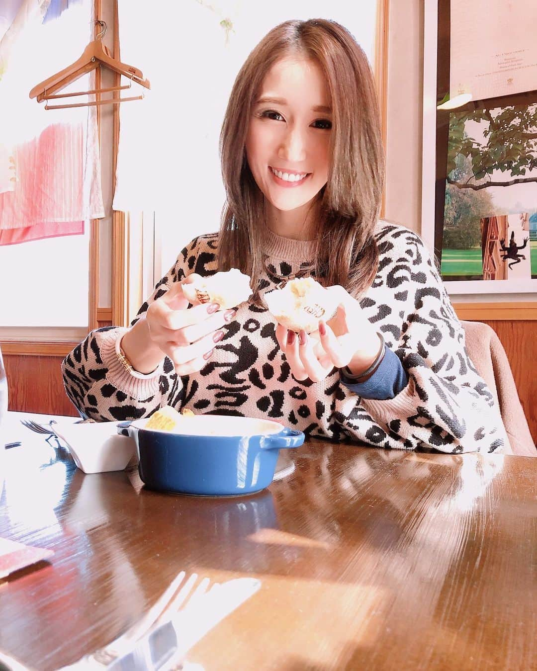 JULIAさんのインスタグラム写真 - (JULIAInstagram)「♡ おはようございます♪ Good morning 😊 早安☺️  (食べてないときはマスクをしています)」12月23日 10時49分 - julia_cmore_official