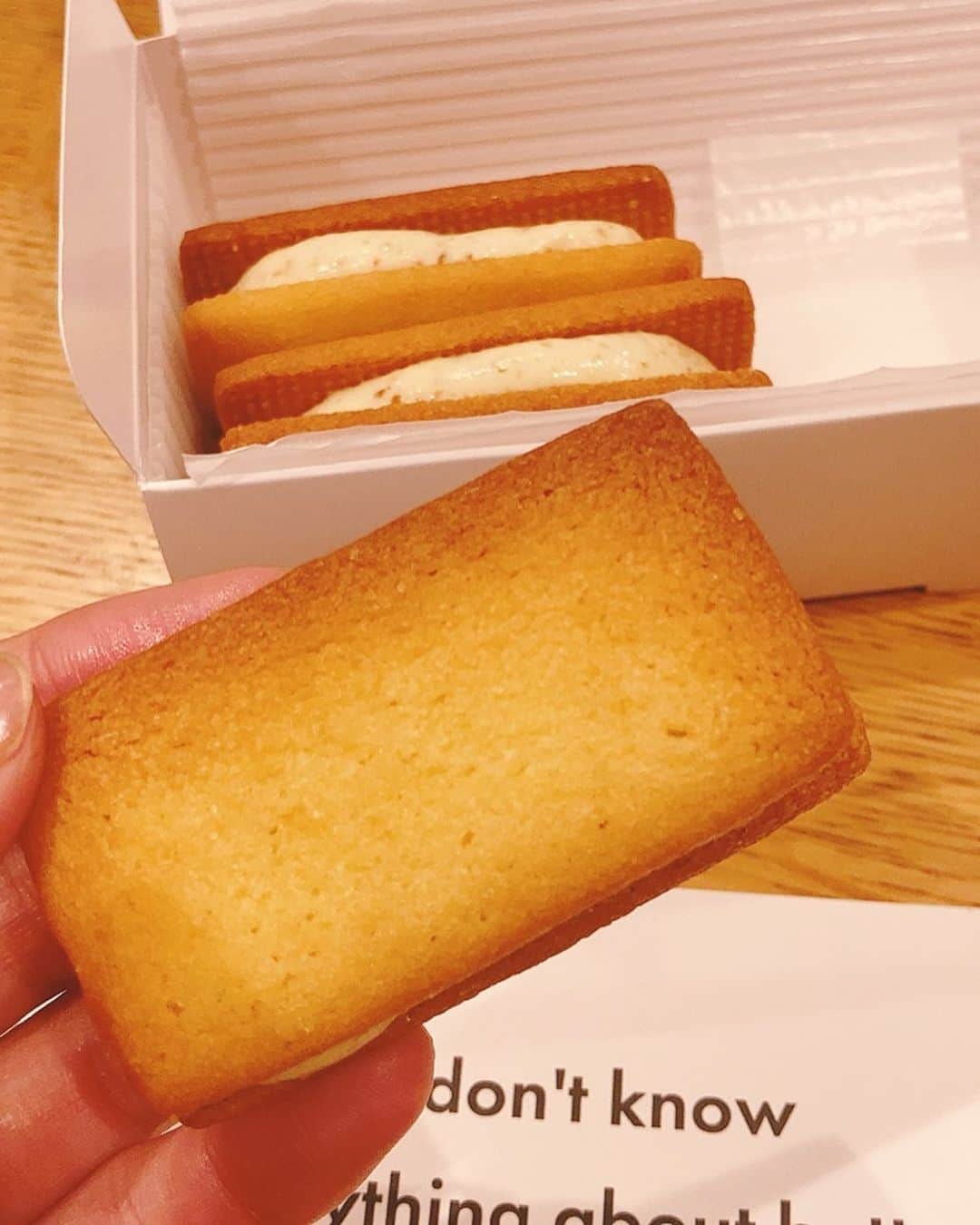 のインスタグラム：「おいしいバターサンド  #食べるバター #canoble  #カノーブル #バターサンド」