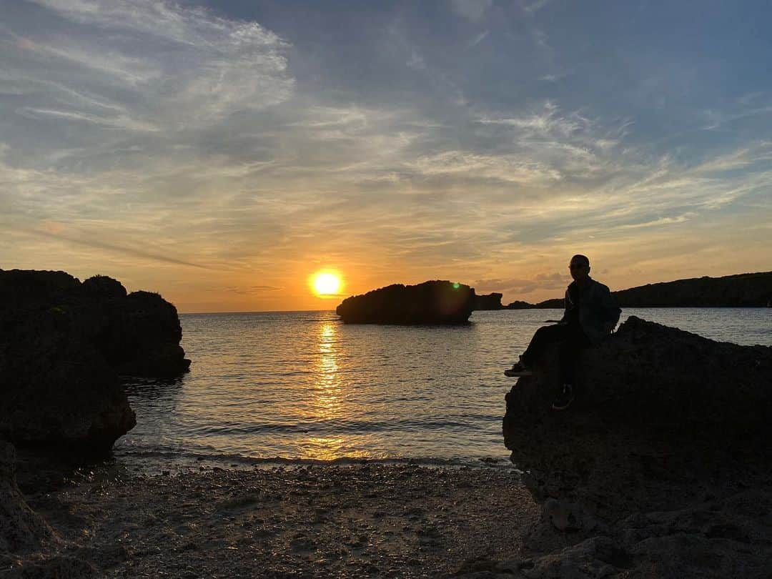 DJ LEADのインスタグラム：「First time in Miyako island.  毎日夕焼け見て過ごしたい」