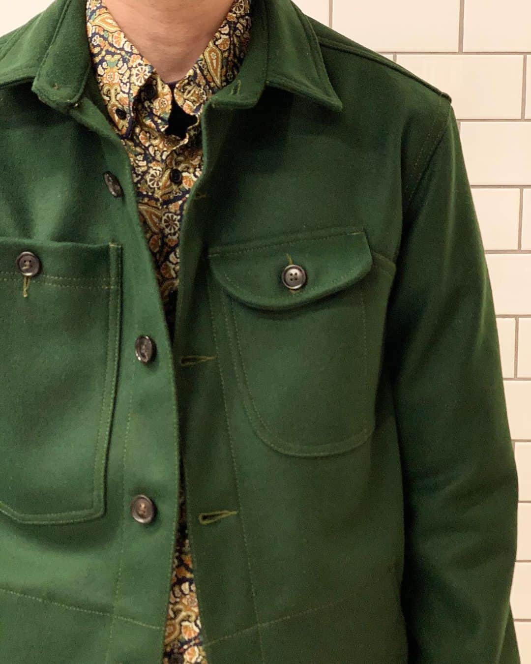 のインスタグラム：「Jacket:FREEMANS SPORTING CLUB CAMP SHIRTS Col:GREEN Price:¥53,000+tax  shirts:FREEMANS SPORTING CLUB CS-1 Col:NAVY PAISLEY Price:¥35,000+tax  #freemanssportingclub #fscginza #ginzasix #menswear #madeinusa」