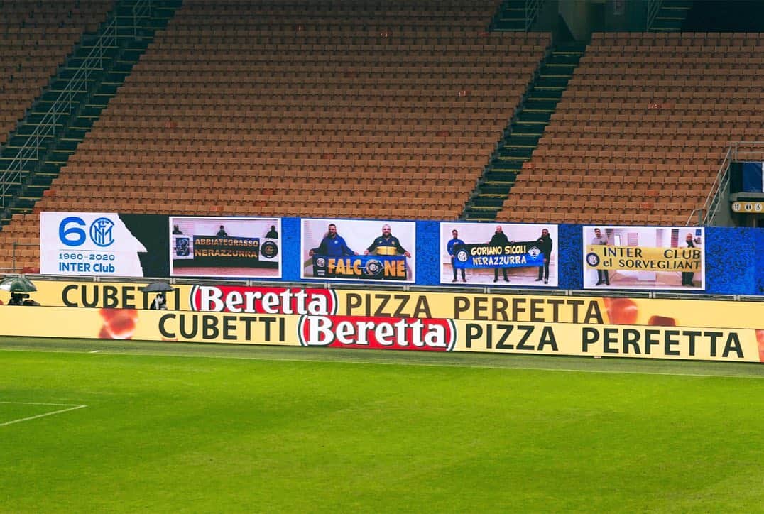インテルナツィオナーレ・ミラノさんのインスタグラム写真 - (インテルナツィオナーレ・ミラノInstagram)「XMAS WISHES 🎄🗺 We wish a #MerryChristmas to all the Inter Clubs around the world, who colored the #SanSiro with their banners during #InterSpezia. #Inter #ForzaInter #InterClub #InterXmas #Family #WhereWeBelong #BrothersOfTheWorld」12月23日 3時05分 - inter