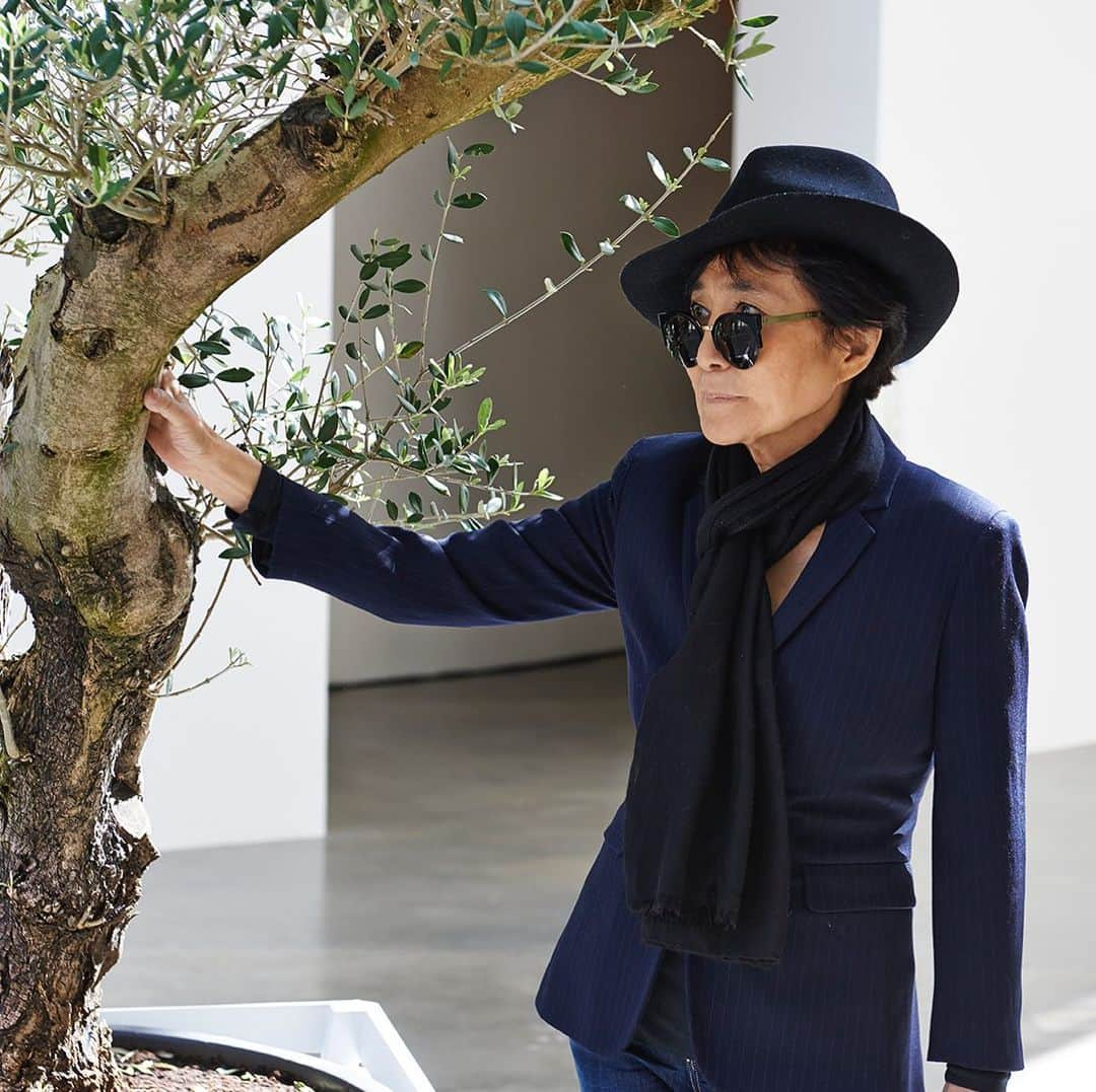 オノ・ヨーコさんのインスタグラム写真 - (オノ・ヨーコInstagram)「Wish Tree, for Peace. Let’s keep wishing」12月23日 3時11分 - yokoono