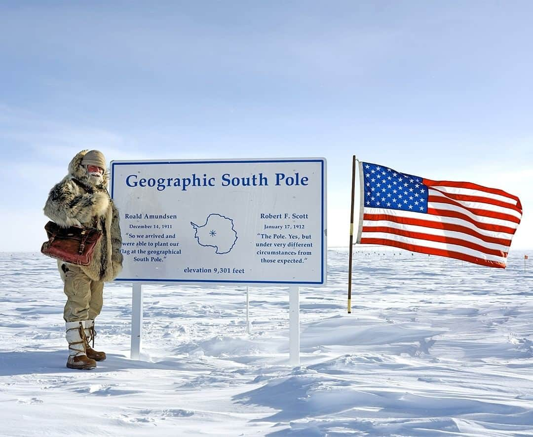 カーネルリトルトンのインスタグラム：「Hello from the South Pole! On his quest to visit Santa, our friend Wayne White made a wrong turn at the equator and ended up at the South Pole! Unfortunately for him, the only thing he forgot to pack in his No. 83 Book Bag was his map. Say hello to the penguins for us, Wayne!  #WeLoveOurCustomers #Santa #SouthPole #NorthPole #GiftsForHim #GiftsForHer #LuxuryGifts #MerryChristmas #HappyHolidays #HolidayShopping #Christmas #ChristmasGift #Leather #Leathergoods #Handmade #Handcrafted #MyColStyle #ColLittleton #ColonelLittleton #Tennessee #MadeInUSA」