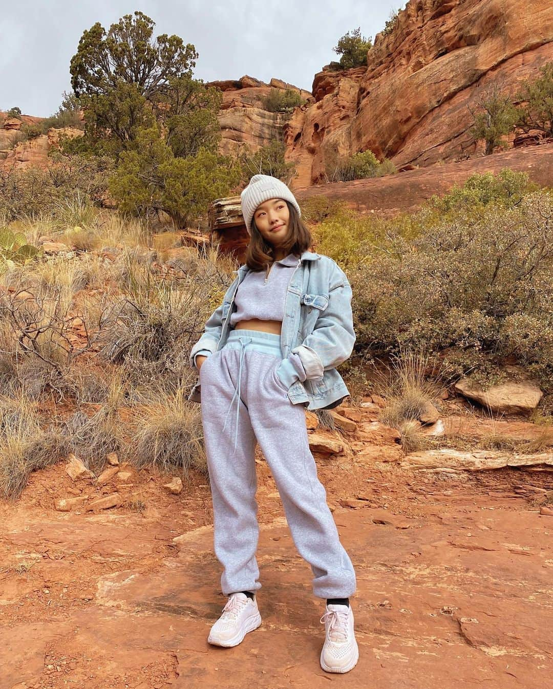 Jenn Imさんのインスタグラム写真 - (Jenn ImInstagram)「I'll wear sweatpants even on Mars ☄️」12月23日 3時41分 - imjennim