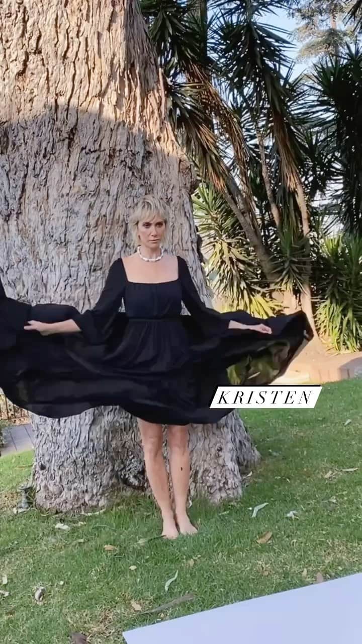 JO BAKERのインスタグラム：「K R I S T E N • W I I G 🇺🇸 What a delight... #kristenwigg for @bazaaruk Jan cover !! Shot by @davidslijper  Style @seanknight  Hair @mararoszak  Makeup by me #jobakermakeupartist」