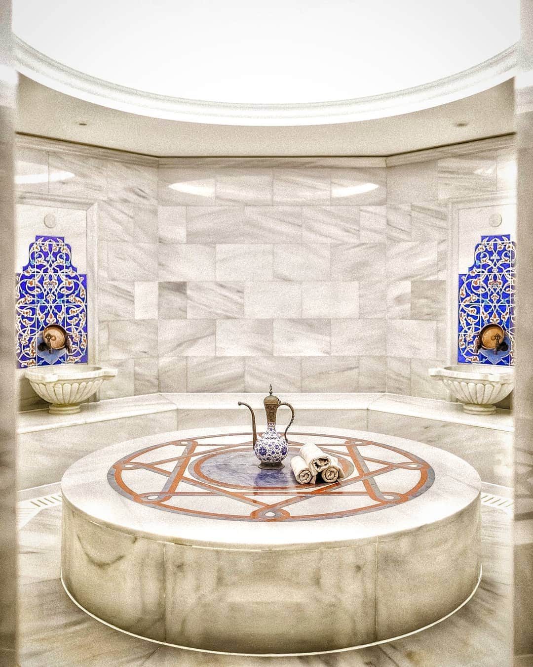 のインスタグラム：「The Beauty of Silence  What are the elements of tranquility? After steaming in a Turkish hammam, wandering rice paddies, and warming up to lakeside fires, The Journey has a good idea. Watch our stories to see their favorite ways to tie nature, tradition, and serenity together at Ritz-Carlton destinations.」