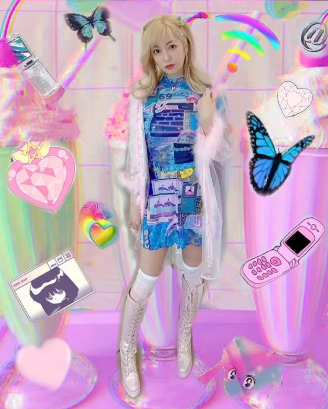 あさちるのインスタグラム：「@sparklfashion 🧚🏻‍♀️ #vaperwave #cyberpunk」