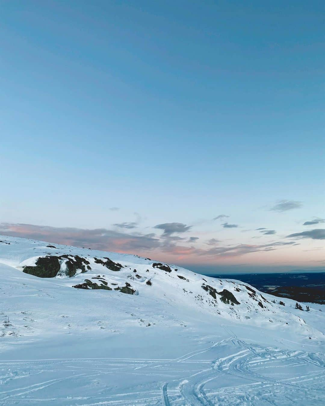 マチルダ・セーデルルンドさんのインスタグラム写真 - (マチルダ・セーデルルンドInstagram)「Shortest day of the year ✨was pretty beautiful 🌅 snow mobile tour up to Renfjället with @alexanderryden_film」12月23日 4時39分 - matilda_soderlund