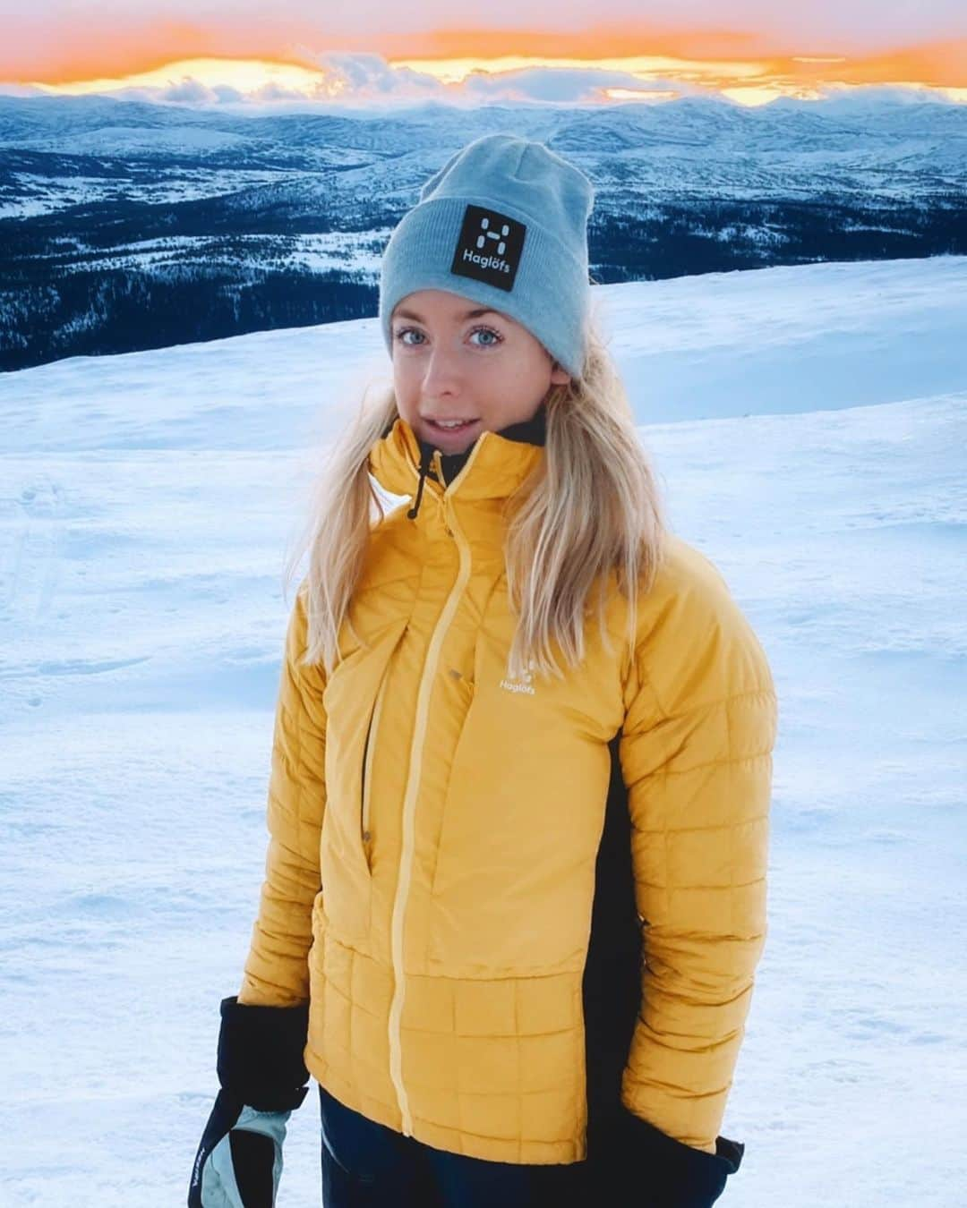 マチルダ・セーデルルンドさんのインスタグラム写真 - (マチルダ・セーデルルンドInstagram)「Shortest day of the year ✨was pretty beautiful 🌅 snow mobile tour up to Renfjället with @alexanderryden_film」12月23日 4時39分 - matilda_soderlund