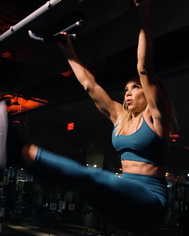 Lauren Drain Kaganのインスタグラム：「Quick full body workout @kilo.vegas 💪🏽 Got to use the @_jbells for upper body & compound movements🙌🏼 🎥 @Chrisby_ Outfit: @shopagent84」