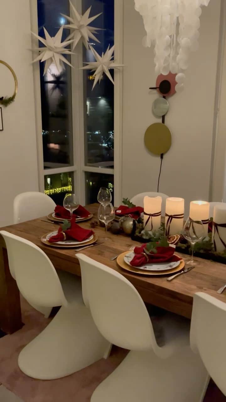 のインスタグラム：「Et lite glimt til av julefeiringen vår i helgen ✨ Håper du kan finne litt inspirasjon her. Så håper jeg du nyter dagene og ikke stresser for mye! Stor klem fra meg til deg ❤️」